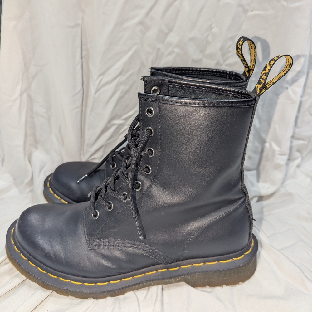 Dr. Martens 11821 Black Leather Lace-Up Boots - Picture 4 of 6